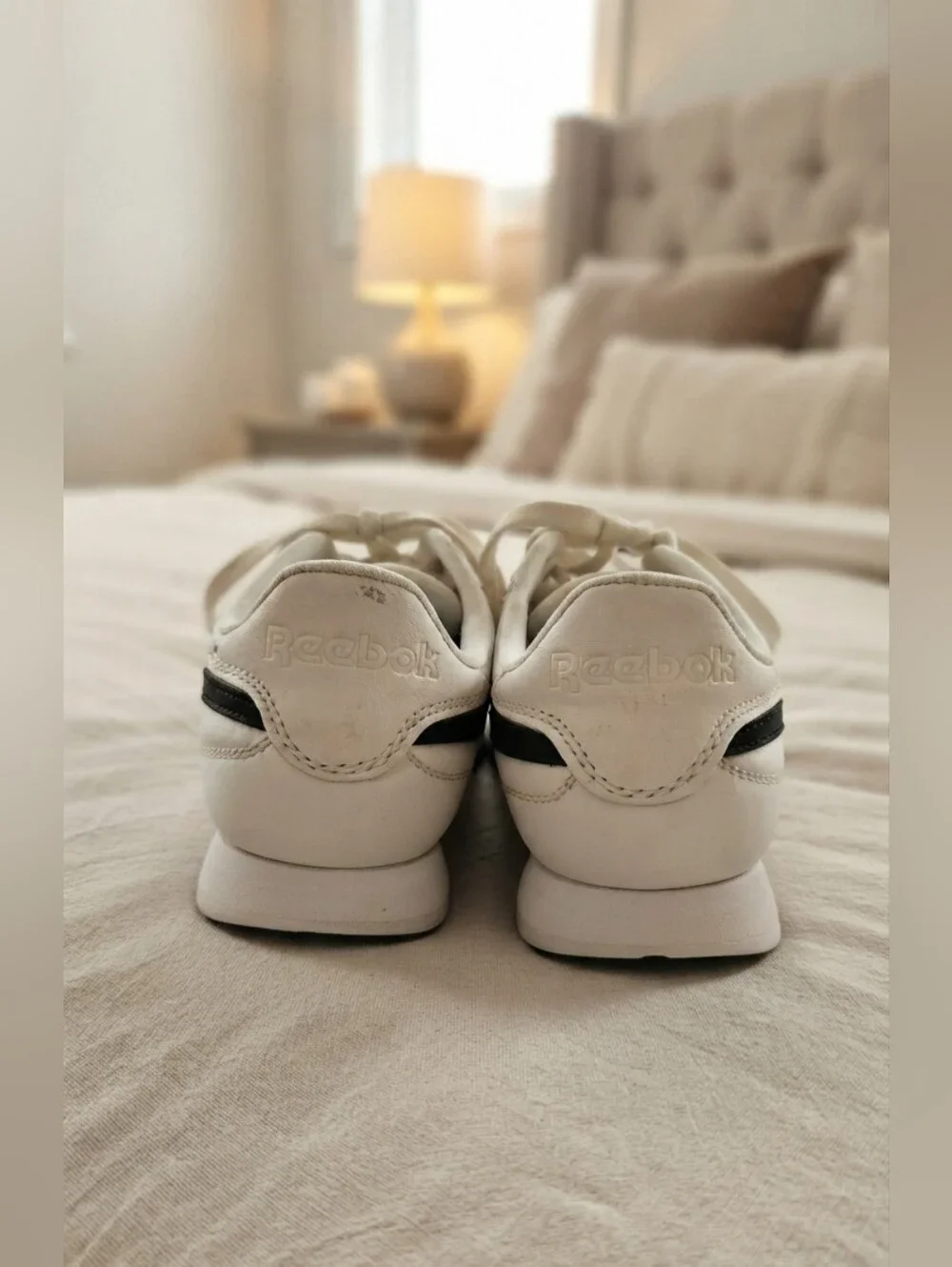Women's Reebok World 70 Sneakers White Black Size 7